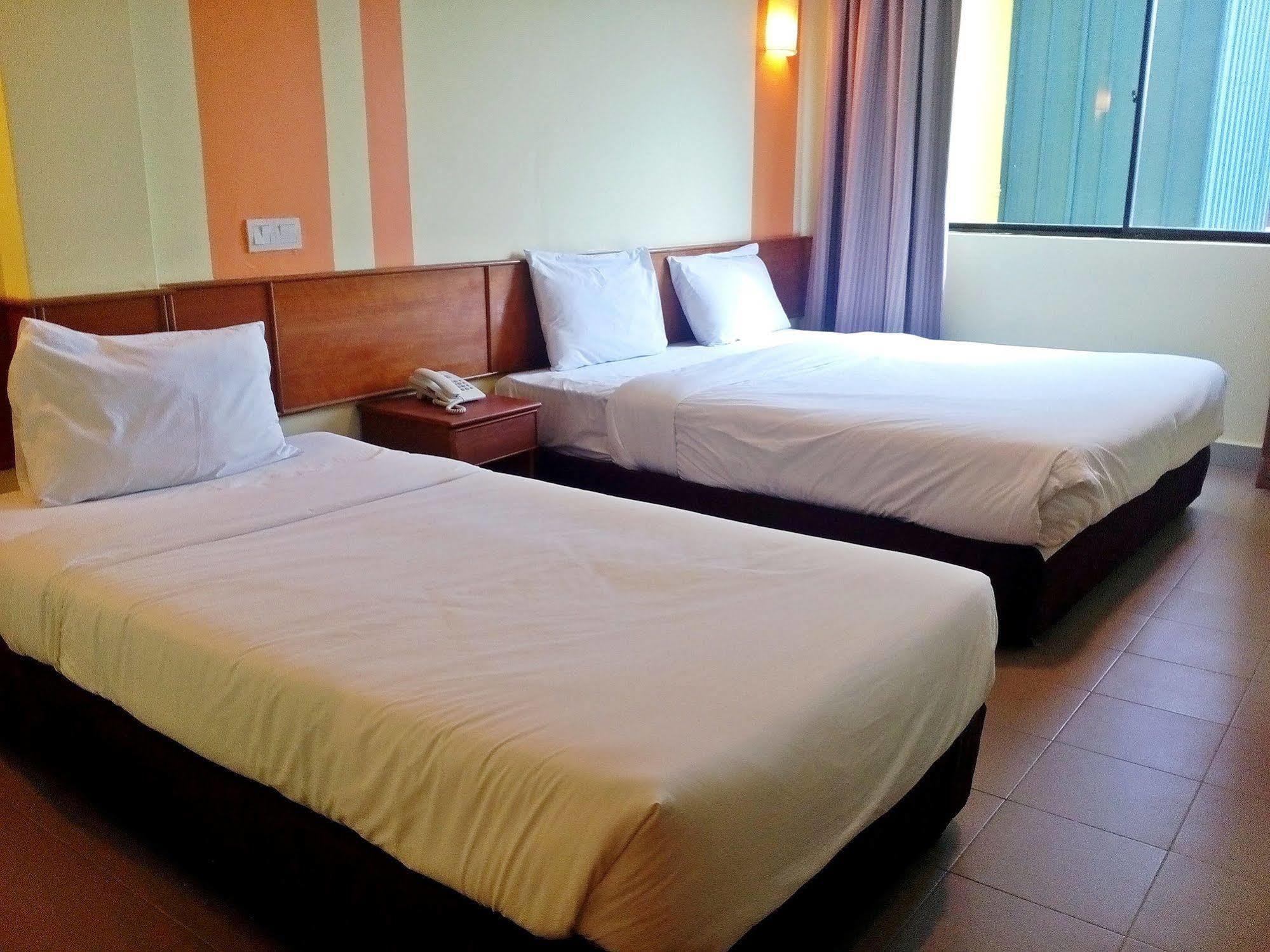 Sun Inns Hotel Sitiawan Buitenkant foto