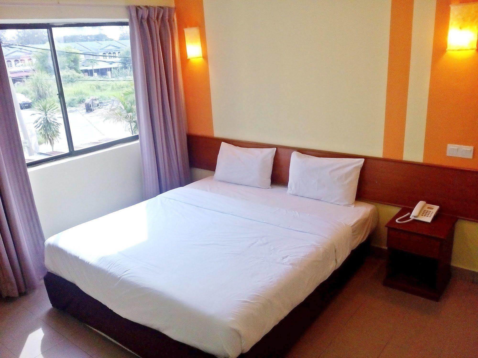 Sun Inns Hotel Sitiawan Buitenkant foto