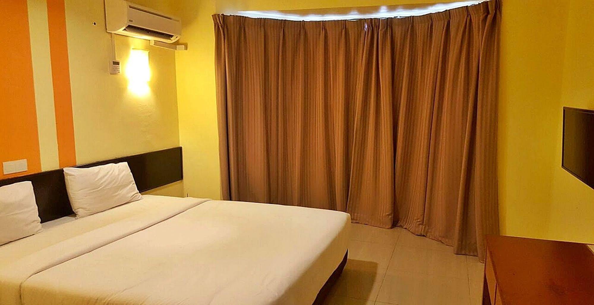 Sun Inns Hotel Sitiawan Buitenkant foto
